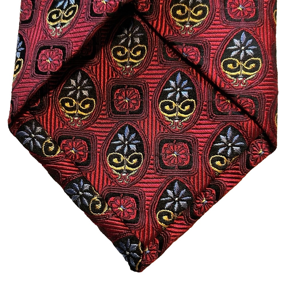 Jos. A. Bank Signature Gold Tie Red Silk w/ Regal Medallion Motif 3.5"x58" NWT‎ - Picture 4 of 9